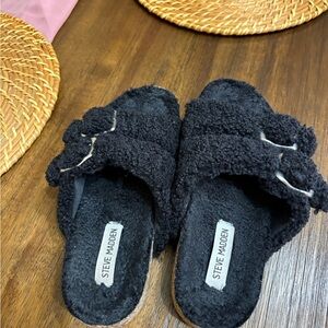 Steve Madden slippers